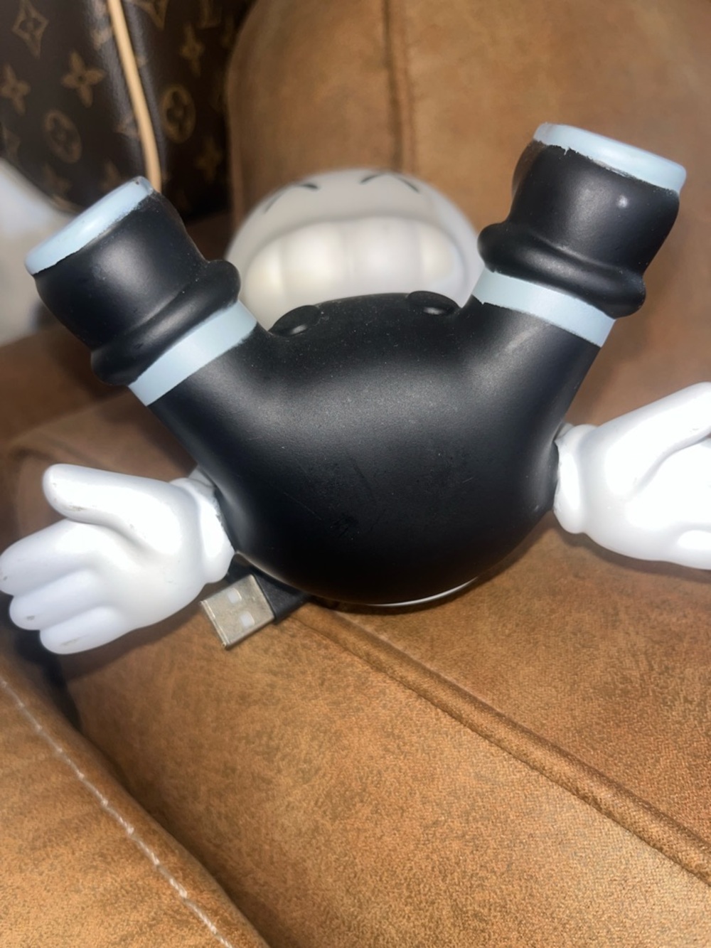 Kaws - Picture 6 of 6